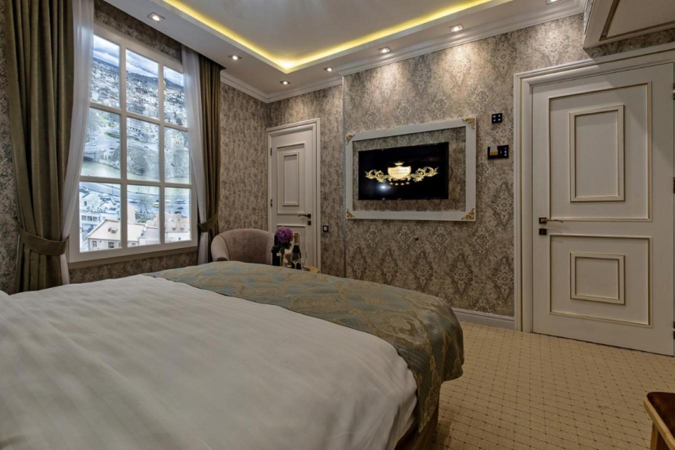 Aqua Hotel Тбилиси Екстериор снимка