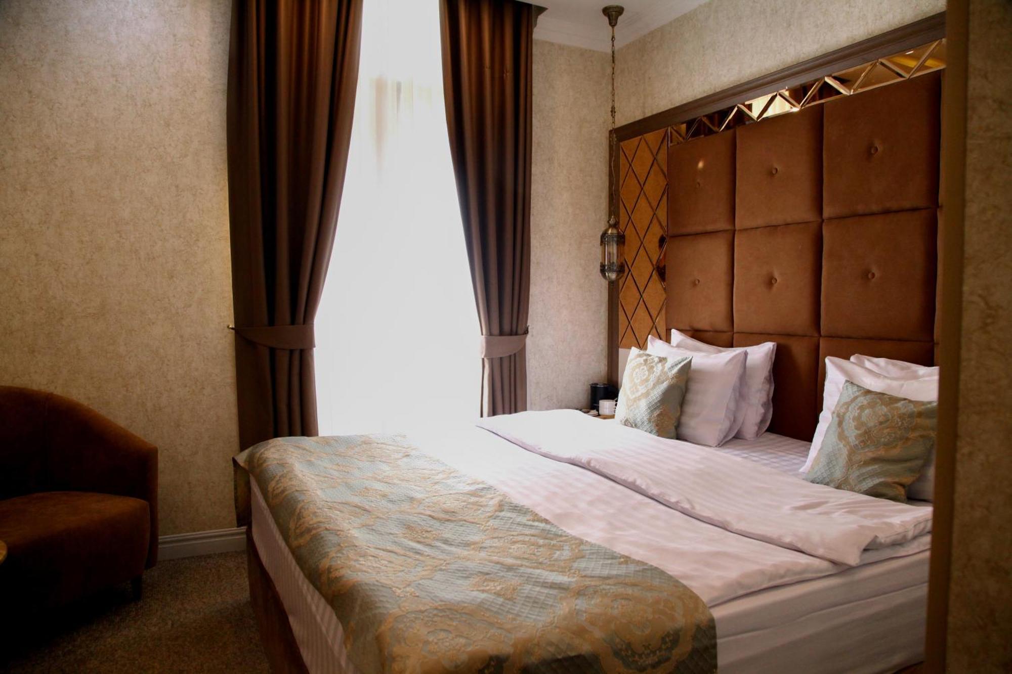 Aqua Hotel Тбилиси Екстериор снимка