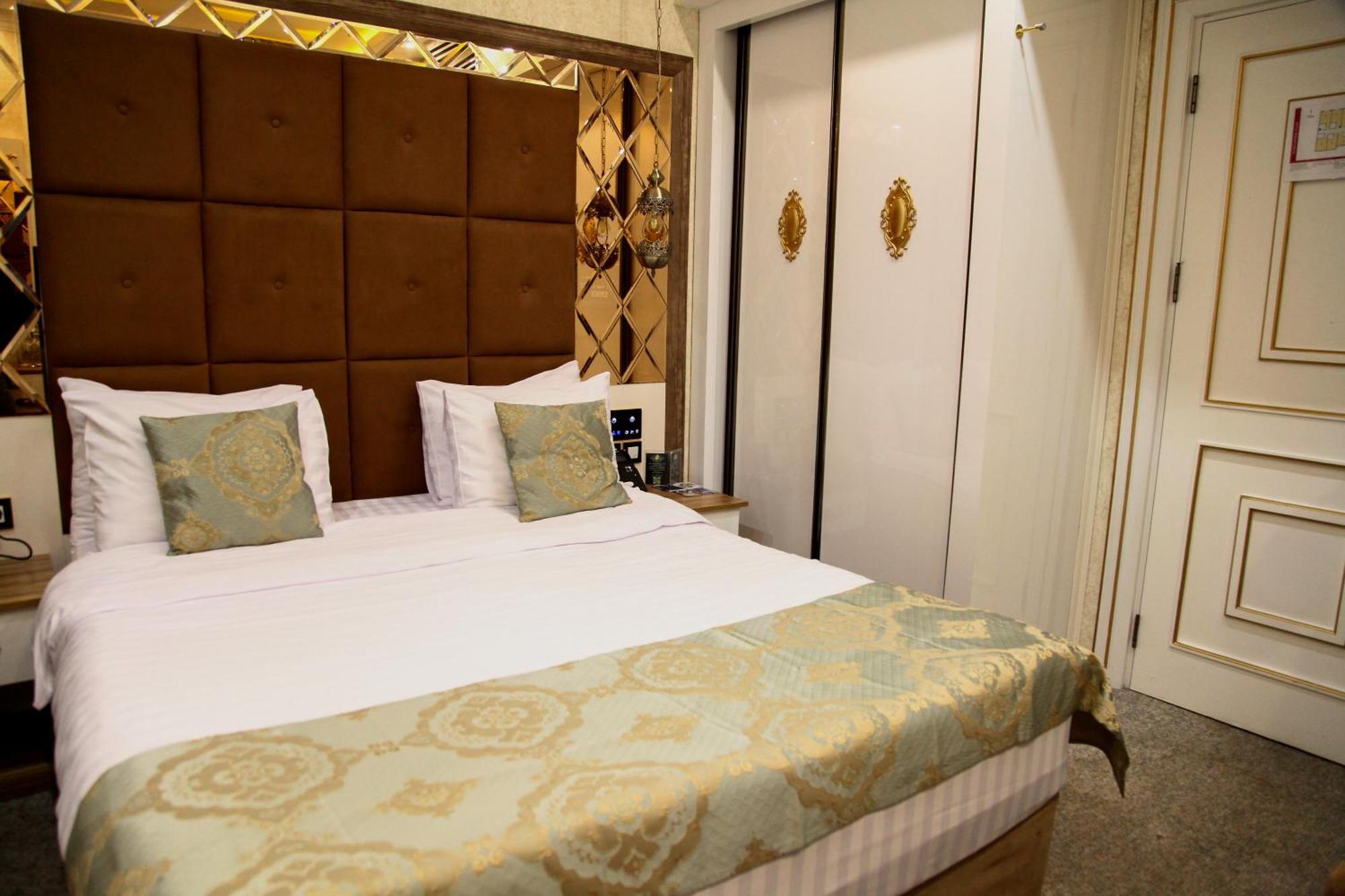 Aqua Hotel Тбилиси Екстериор снимка