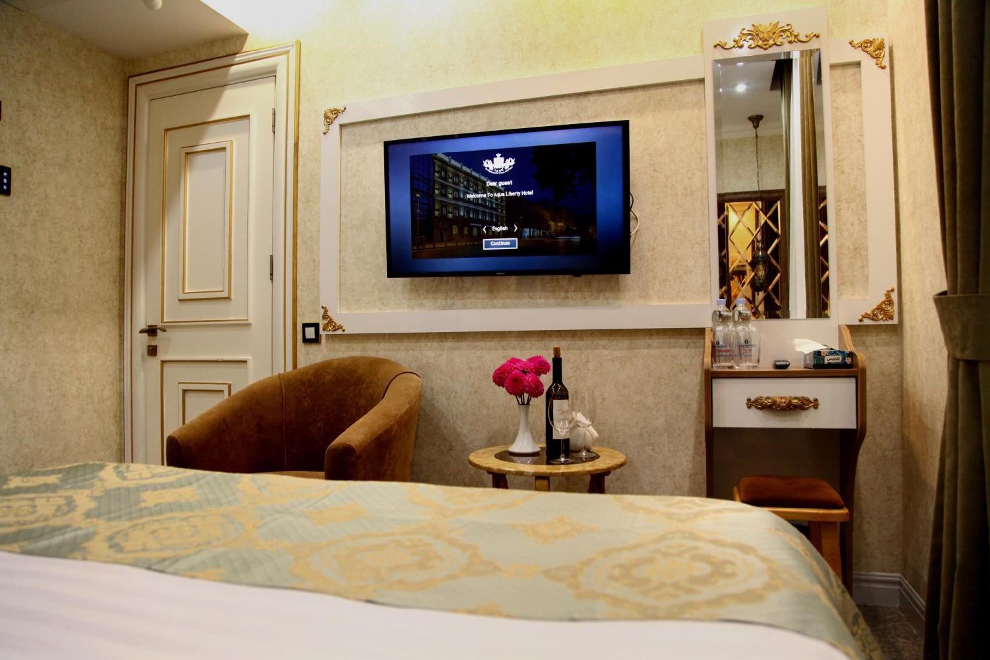 Aqua Hotel Тбилиси Екстериор снимка